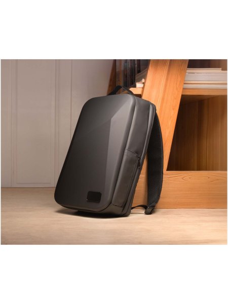 scxdesign-l12-shield-rucksack-mit-eingebauter-10000-mah-powerbank-und-3-in-1-ladekabel-schwarz-2.jpg