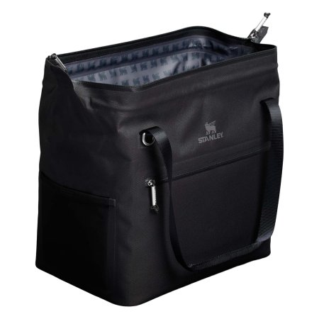 stanley-all-day-julienne-max-kuhltasche-fur-20-dosen-aus-recyceltem-material-schwarz.jpg