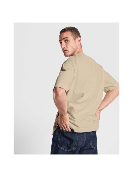 chow-ubergrossen-unisex-t-shirt-mit-kurzen-armeln-schwarz-26.jpg