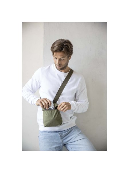 arca-grs-umhangetasche-aus-recyceltem-nylon-navy-5.jpg