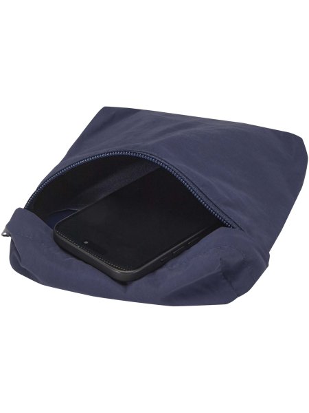 arca-grs-umhangetasche-aus-recyceltem-nylon-navy-7.jpg