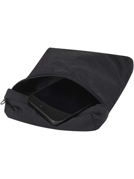 arca-grs-umhangetasche-aus-recyceltem-nylon-schwarz-17.jpg