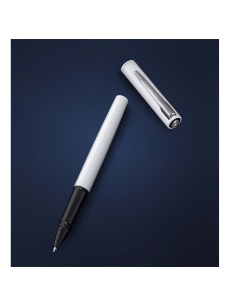 waterman-allure-rollerball-stift-20-schwarze-mine-weiss-5.jpg